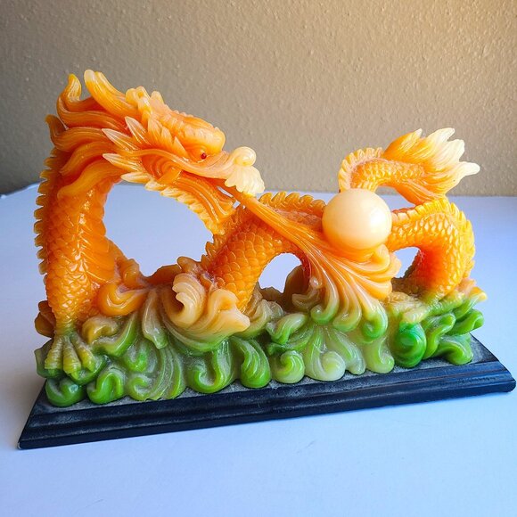 Chinese Dragon Holding Crystal - Picture 1 of 5